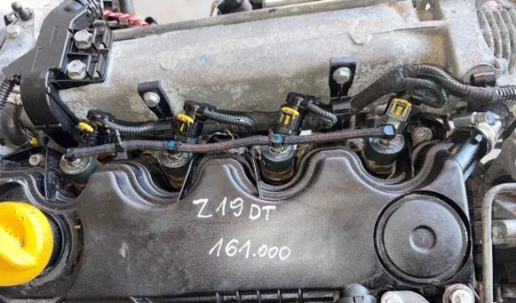 Opel Vectra C Fuel injector 0445110165