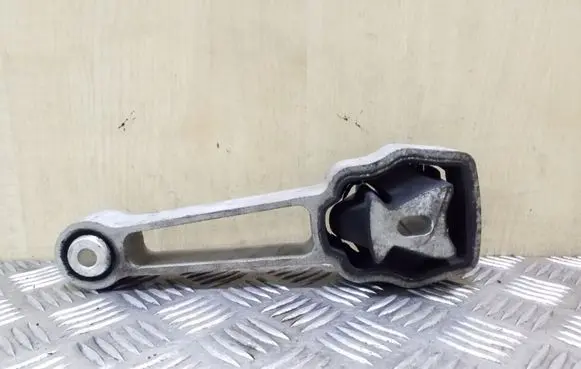 Volvo XC60 Engine mount bracket 30793322 8G9N6PO82