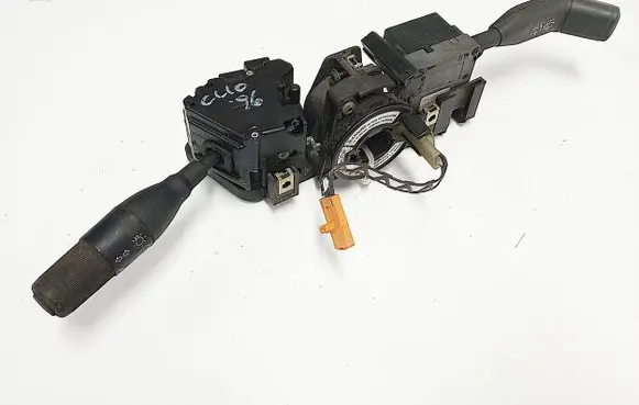 Renault Clio I Tailgate/trunk/boot open switch RCLIOI96ZESPOLONY