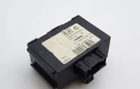 Peugeot 306 Door central lock control unit/module 9625403080