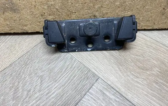 BMW 1 E81 E87 Loading door lock loop/hook striker 7078167 51247078167