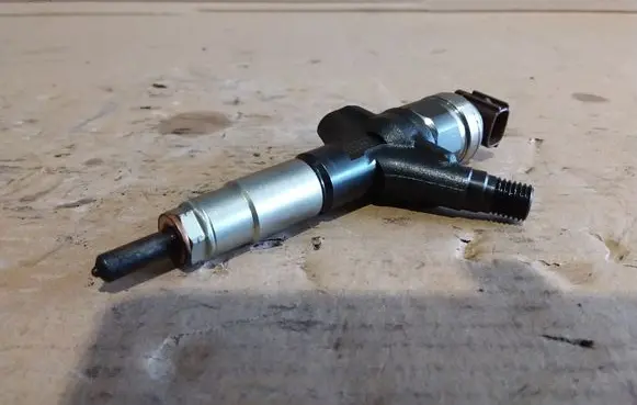 Subaru Legacy Fuel injector 16613AA030 07L06477