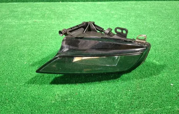 Audi A3 S3 8V Front fog light 8V0941700B