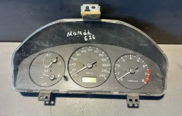 Mazda 626 Speedometer (instrument cluster) FAGE4TD