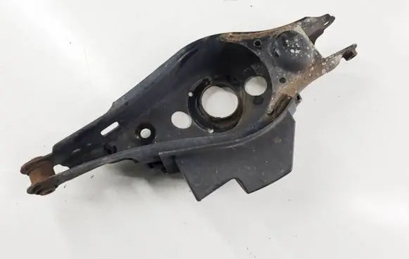 Toyota RAV 4 (XA40) Rear control arm
