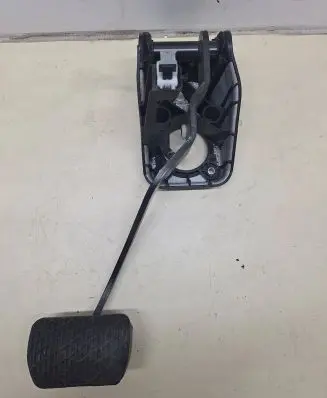 Mercedes-Benz GL X166 Brake pedal A1662900101 A1662901201 182050005