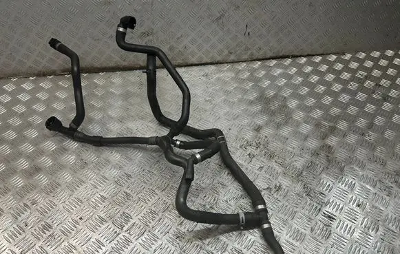 Engine coolant pipe/hose
