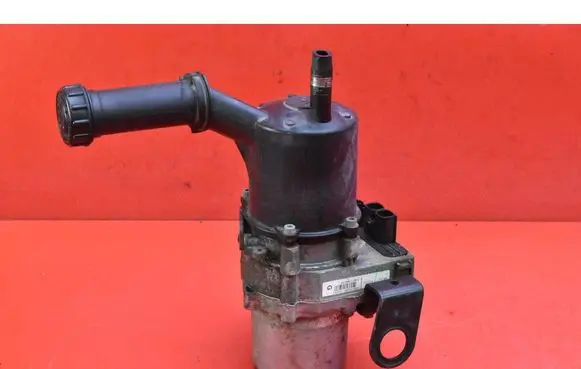 Peugeot 5008 Power steering pump 9675811180