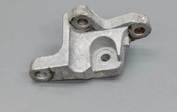 Mitsubishi Colt Gearbox mounting bracket MR961611 MR961613