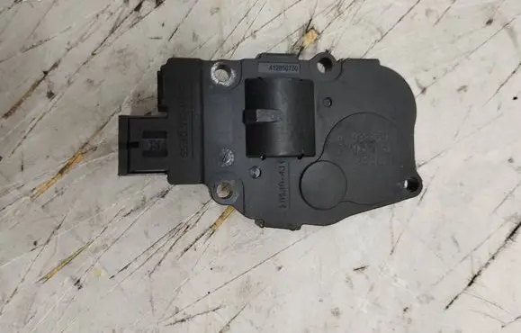 Mercedes-Benz ML W164 Air flap motor/actuator 410475520