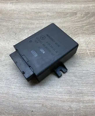 Mercedes-Benz E W211 Light module LCM A2115450432 410213