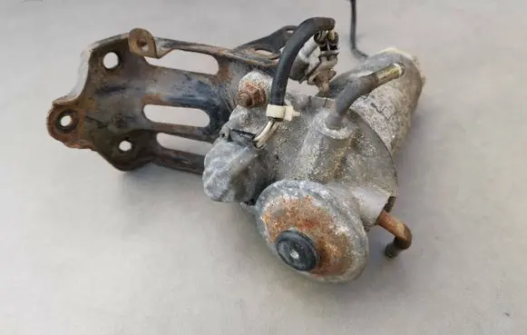 Toyota Avensis Verso Mechanical fuel pump 