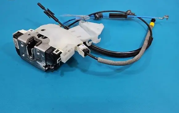 Mercedes-Benz E W212 Rear door lock A2047301355 IMPRK1590234