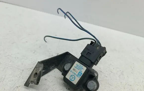 Mercedes-Benz A W168 Air pressure sensor A0041533128 0041533128