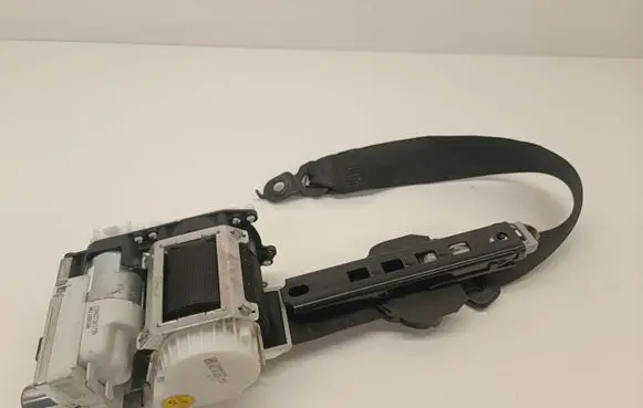 Mercedes-Benz GL X164 Front seatbelt A2518605786
