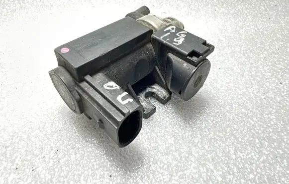 Volkswagen PASSAT B6 Turbo solenoid valve 8E0906627C