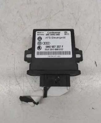 Volkswagen PASSAT B7 Light module LCM 5WK50466 5M0907357F