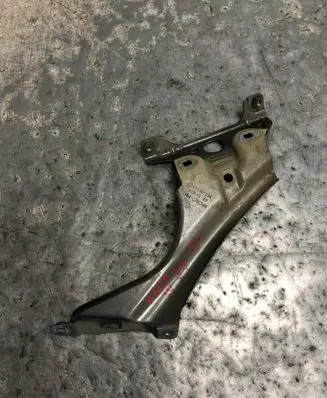 Skoda Fabia Mk4 (6VA) Fender mounting bracket 6VA821228