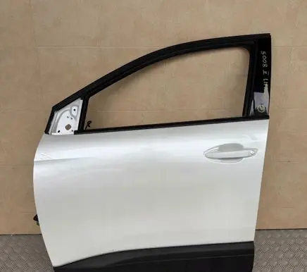 Peugeot 5008 II Front door