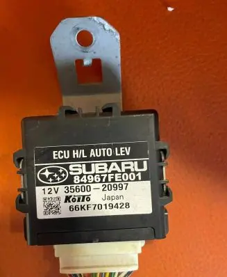 Subaru Impreza II Air suspension control unit module (rear) 84967FE001 3560020997