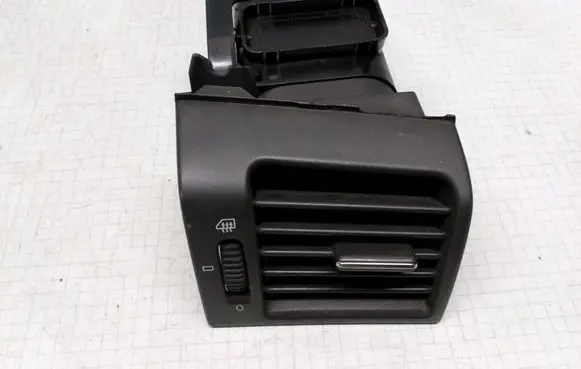 Volkswagen Golf IV Dashboard side air vent grill/cover trim
