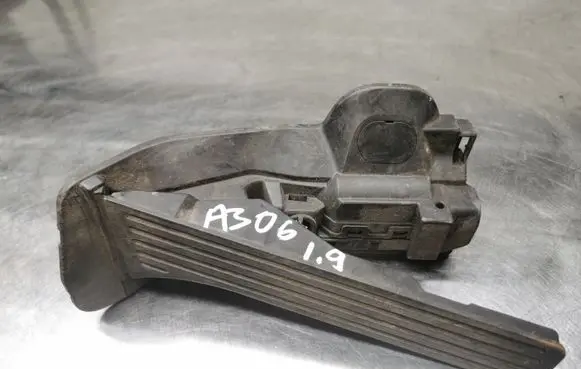 Audi A3 S3 8P Accelerator throttle pedal 1K2721503M