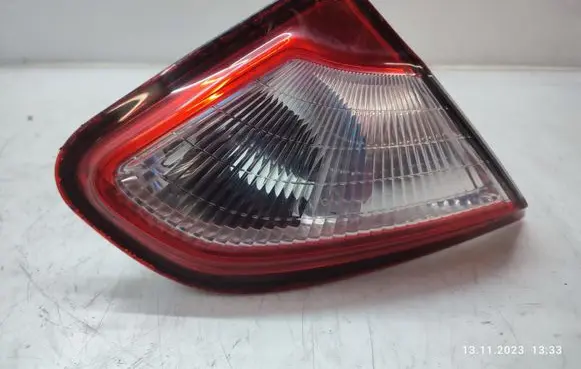 Nissan Qashqai+2 Tailgate rear/tail lights 89503189