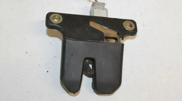 Audi A3 S3 8L Tailgate/trunk/boot lock/catch/latch 8L0827505