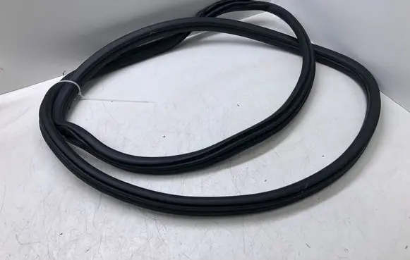 BMW 1 F20 F21 Rubber seal rear door 724083408