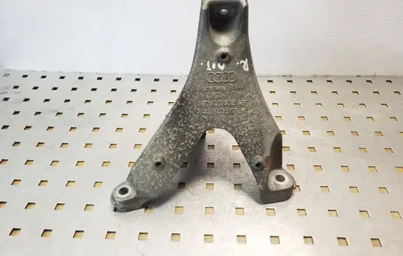 Audi A4 S4 B7 8E 8H Engine mounting bracket 8E0199308AF