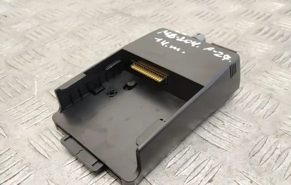 Mercedes-Benz C W204 GPS navigation control unit/module A1728100011