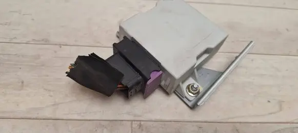 Toyota Corolla Verso AR10 Window wiper relay 150696 240506S 859400F010A