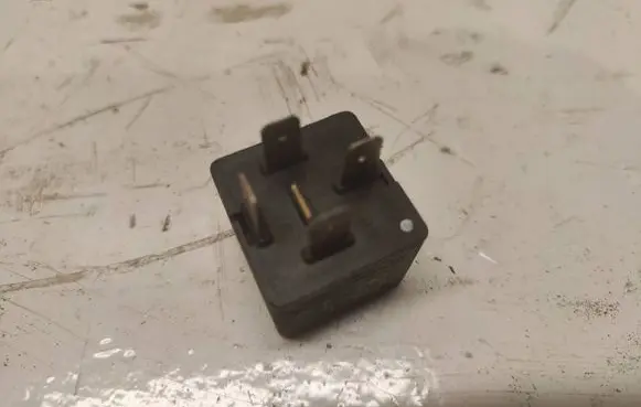 Audi A4 S4 B7 8E 8H Other relay 8D0951253A
