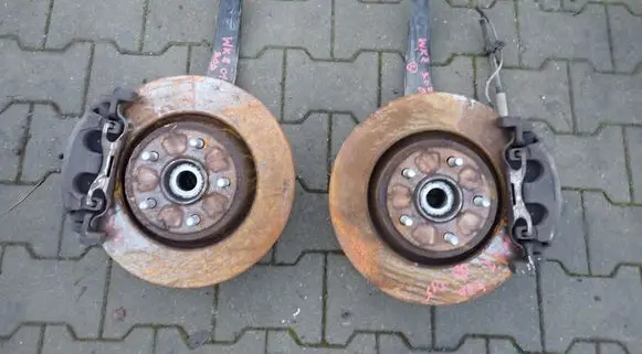 Jeep Grand Cherokee Front wheel hub 