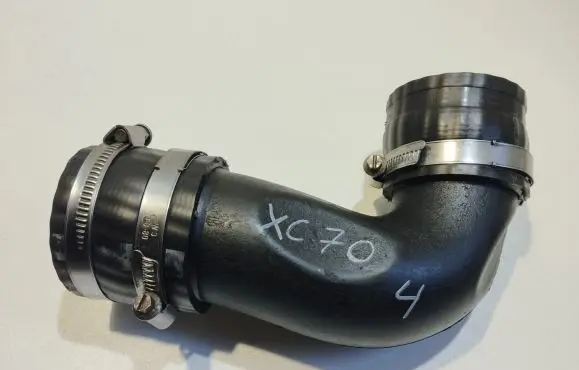 Volvo XC70 Intercooler hose/pipe 30751920
