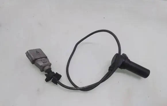Audi A3 S3 8L Crankshaft position sensor 038907319