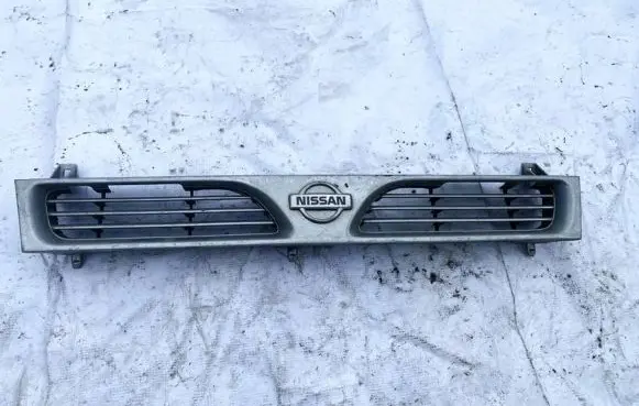 Nissan Sunny Front grill 73C0062310 73C0065C00