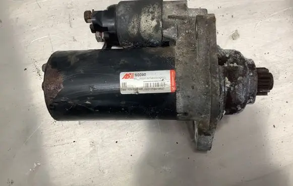 Volkswagen Golf V Starter motor S0090