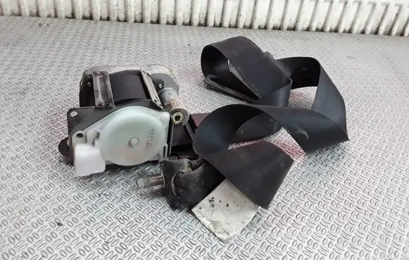 Mazda MPV Front seatbelt