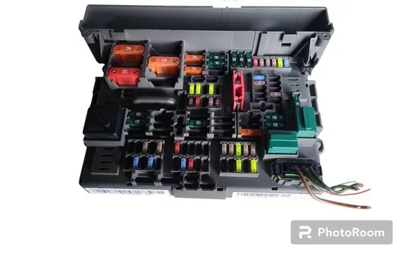 BMW 3 E90 E91 Fuse module 911944604 9119446 10687710
