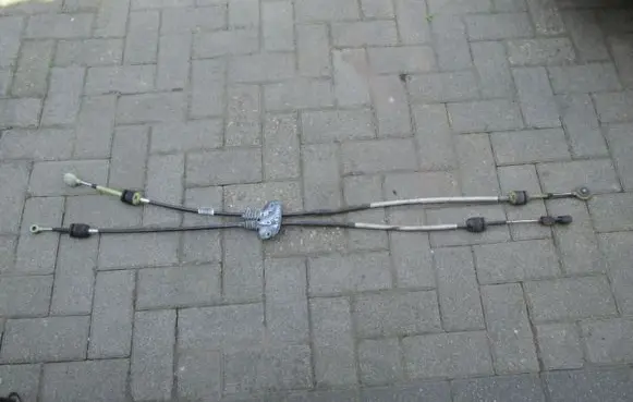 Ford Focus Gear shift cable linkage BV6R7E395GB
