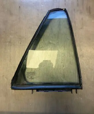 Rear vent window glass