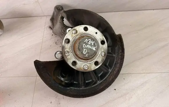 Volkswagen Touran III Rear wheel hub 