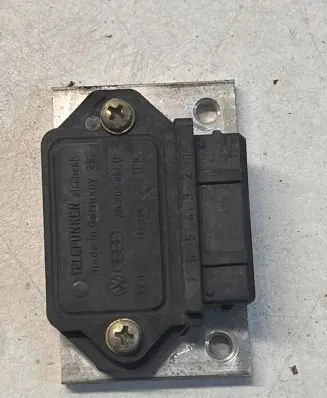 Audi 100 S4 C4 Ignition amplifier control unit 