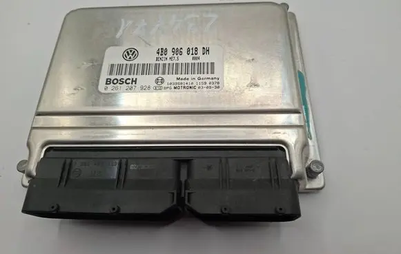Volkswagen PASSAT B5.5 Engine control unit/module 4B0906018DH 1039S01410 0261207928
