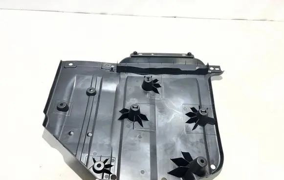 Renault Clio V Trunk boot underbody cover/under tray 748A00957R