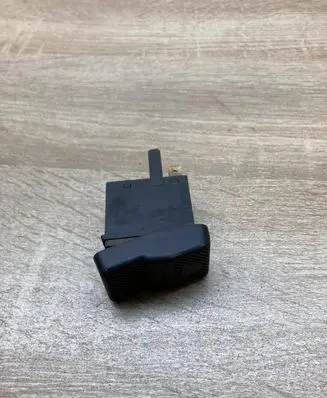 Volkswagen PASSAT B4 Windscreen/window heater switch 535959621