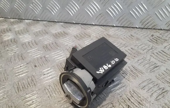 Volkswagen PASSAT B6 Ignition lock 3C0905843M