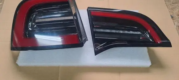 Tesla Model Y Tailgate rear/tail lights