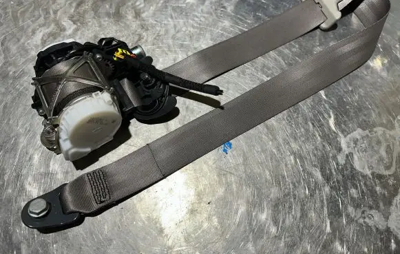 Citroen C5 Front seatbelt 98029301GW